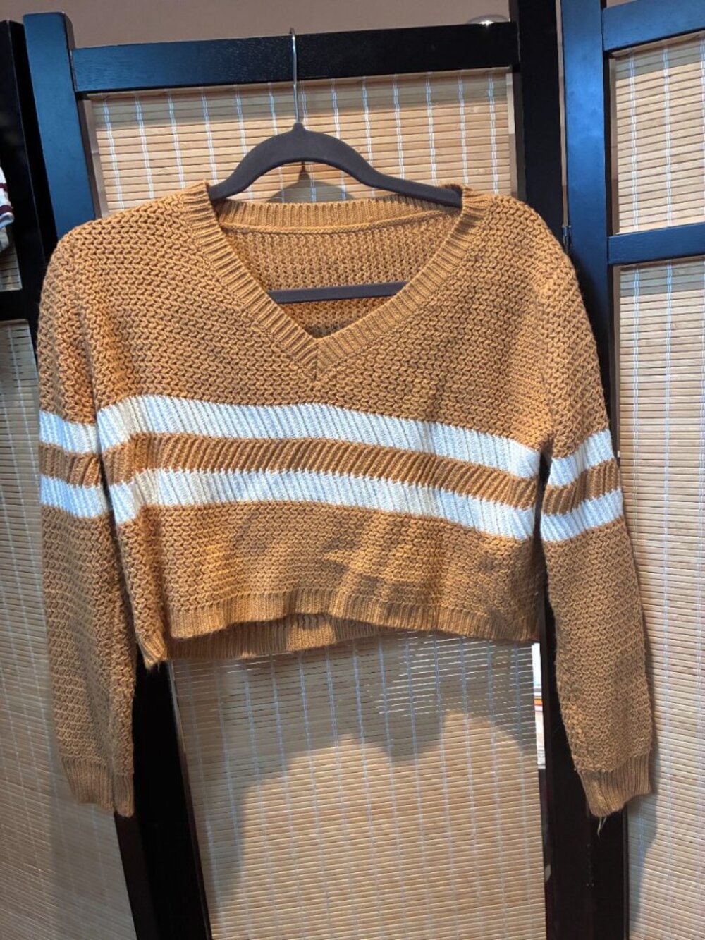 Camel & White Striped Cropped V-Neck Sweater Size S